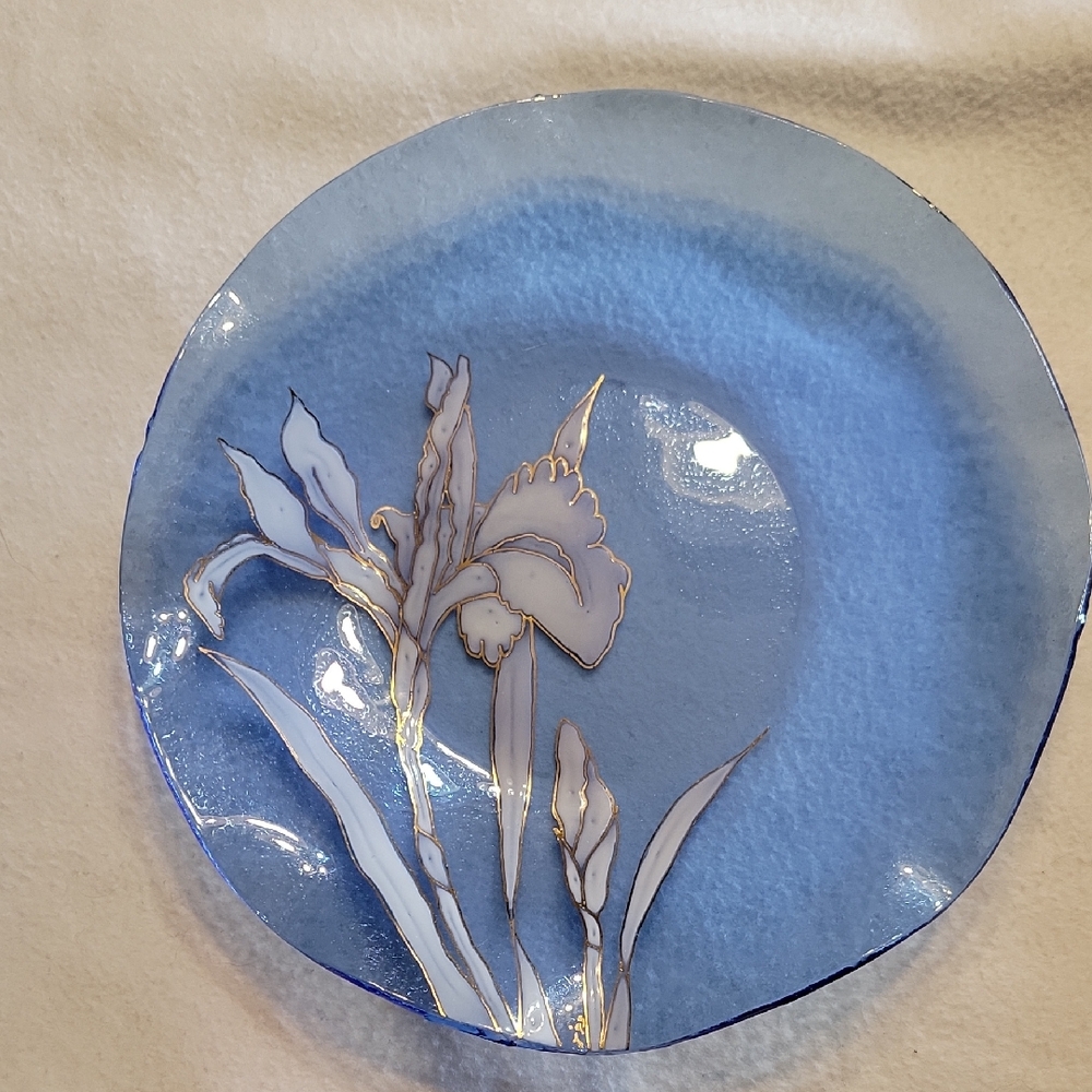 Blue ruffled Edge Plate With Iris